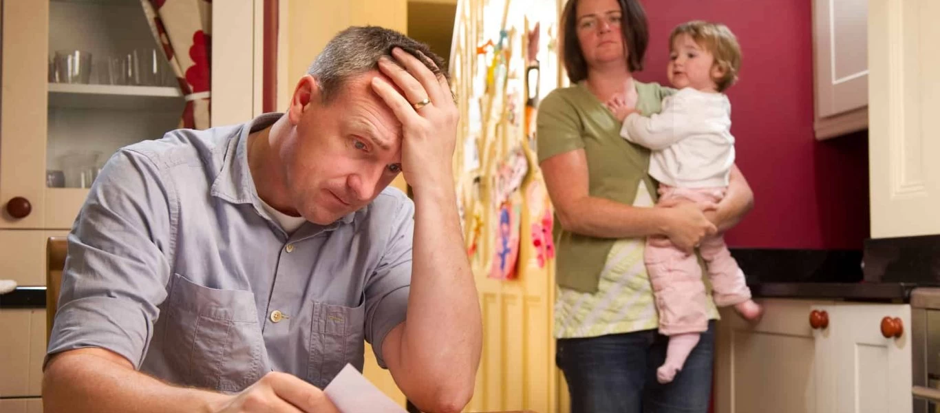 Ξεκινούν οι πλειστηριασμοί πρώτης κατοικίας - 300.000 οικογένειες θα μείνουν στον δρόμο από Σεπτέμβριο!